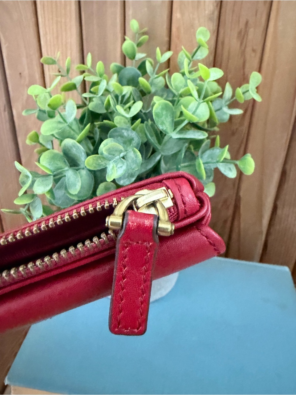 Fossil Women's Red Leather Zip Wallet - Picture 2 of 4